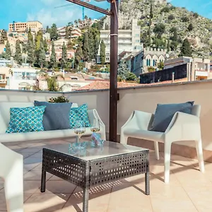 https://mosaico-taormina-guest-house.taorminaitalyhotels.com